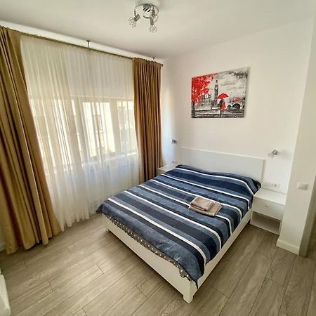 Cozy Central Apartment With 2 Rooms Бухарест Экстерьер фото