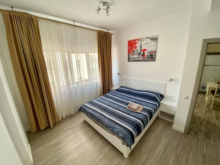 Cozy Central Apartment With 2 Rooms Бухарест Экстерьер фото