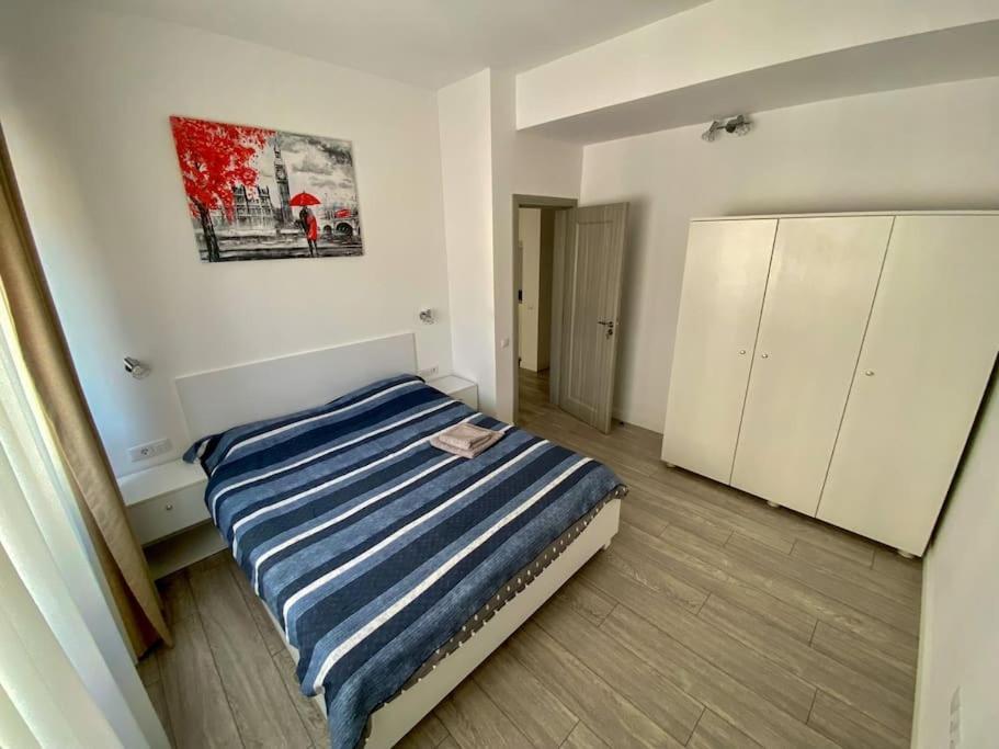 Cozy Central Apartment With 2 Rooms Бухарест Экстерьер фото